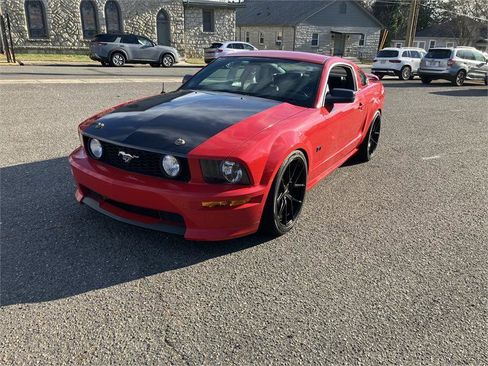 Used 2006 Ford Mustang GT image 19