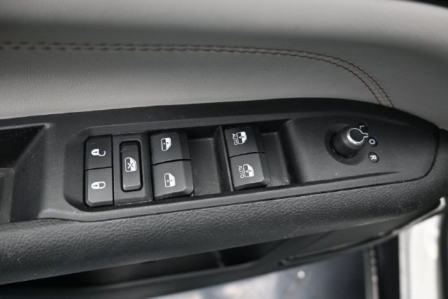 Used 2025 Jeep Compass Limited AWD/4WD image 12