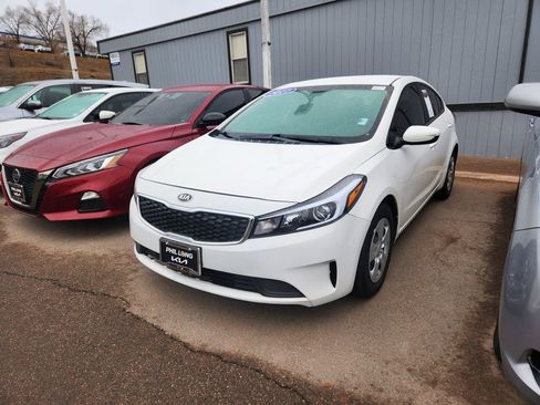 Used 2017 Kia Forte LX image 17