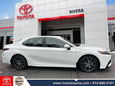 Used 2023 Toyota Camry SE FWD image 7