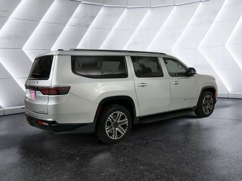 Used 2024 Jeep Wagoneer L Series II w/ Flexible Seating Group image 4