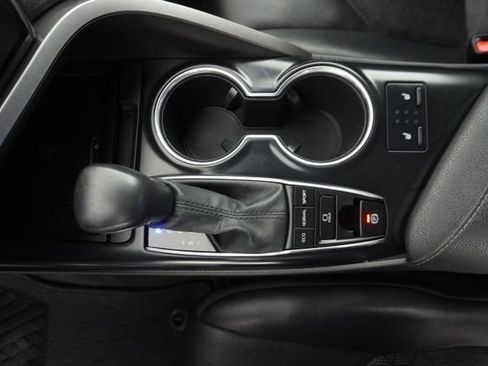 Used 2020 Toyota Camry XSE image 27