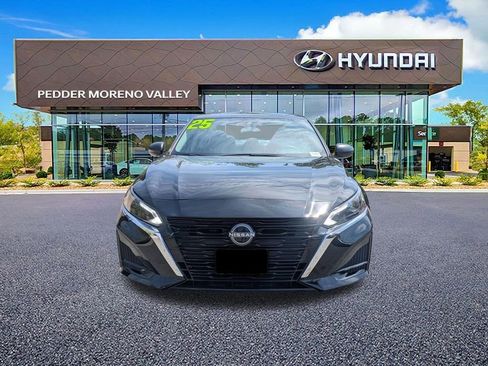 Used 2025 Nissan Altima 2.5 SV FWD image 8