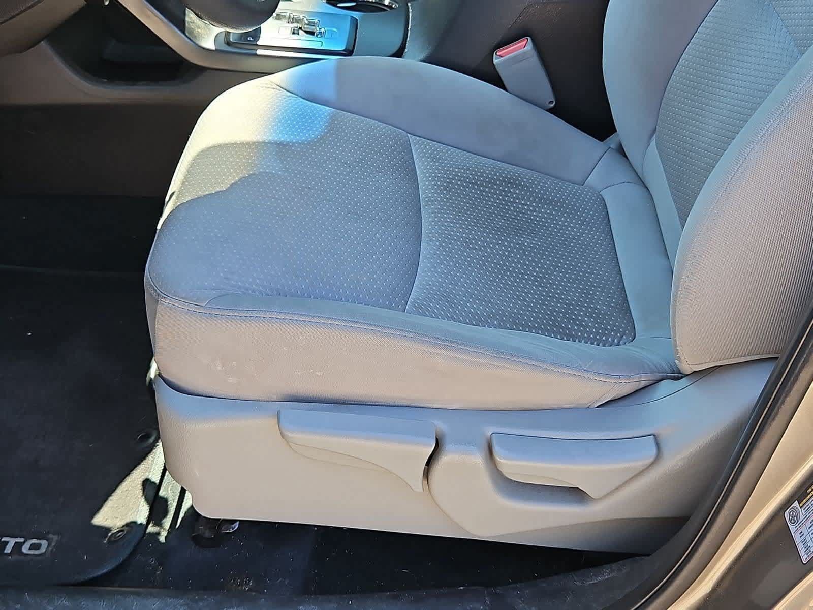 Used 2011 Kia Sorento 2WD w/ Convenience Pkg image 16