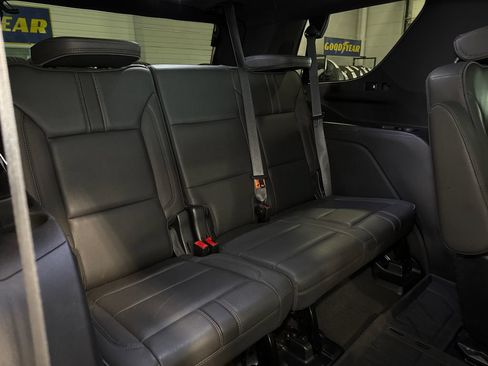 Used 2023 Chevrolet Tahoe RST w/ Luxury Package AWD/4WD image 17