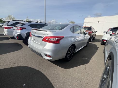 Used 2018 Nissan Sentra SR Turbo FWD image 5