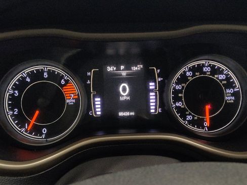 Used 2018 Jeep Cherokee Latitude w/ Altitude Package image 23