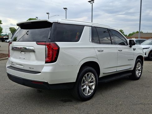 Used 2022 GMC Yukon SLT w/ SLT Premium Package AWD/4WD image 4