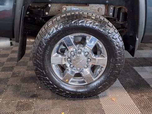 Used 2018 GMC Sierra 3500 Denali w/ Duramax Plus Package image 8