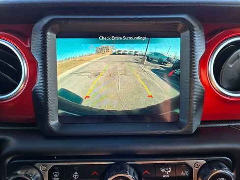 Used 2021 Jeep Wrangler Unlimited Rubicon image 25