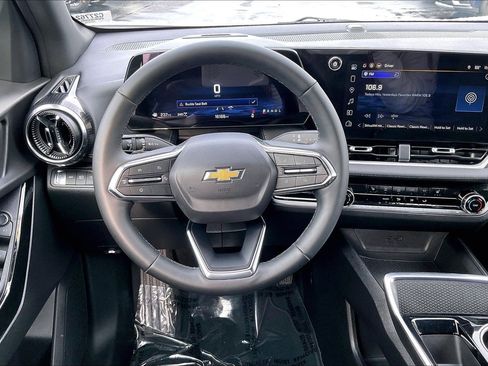 Used 2025 Chevrolet Equinox LT image 5