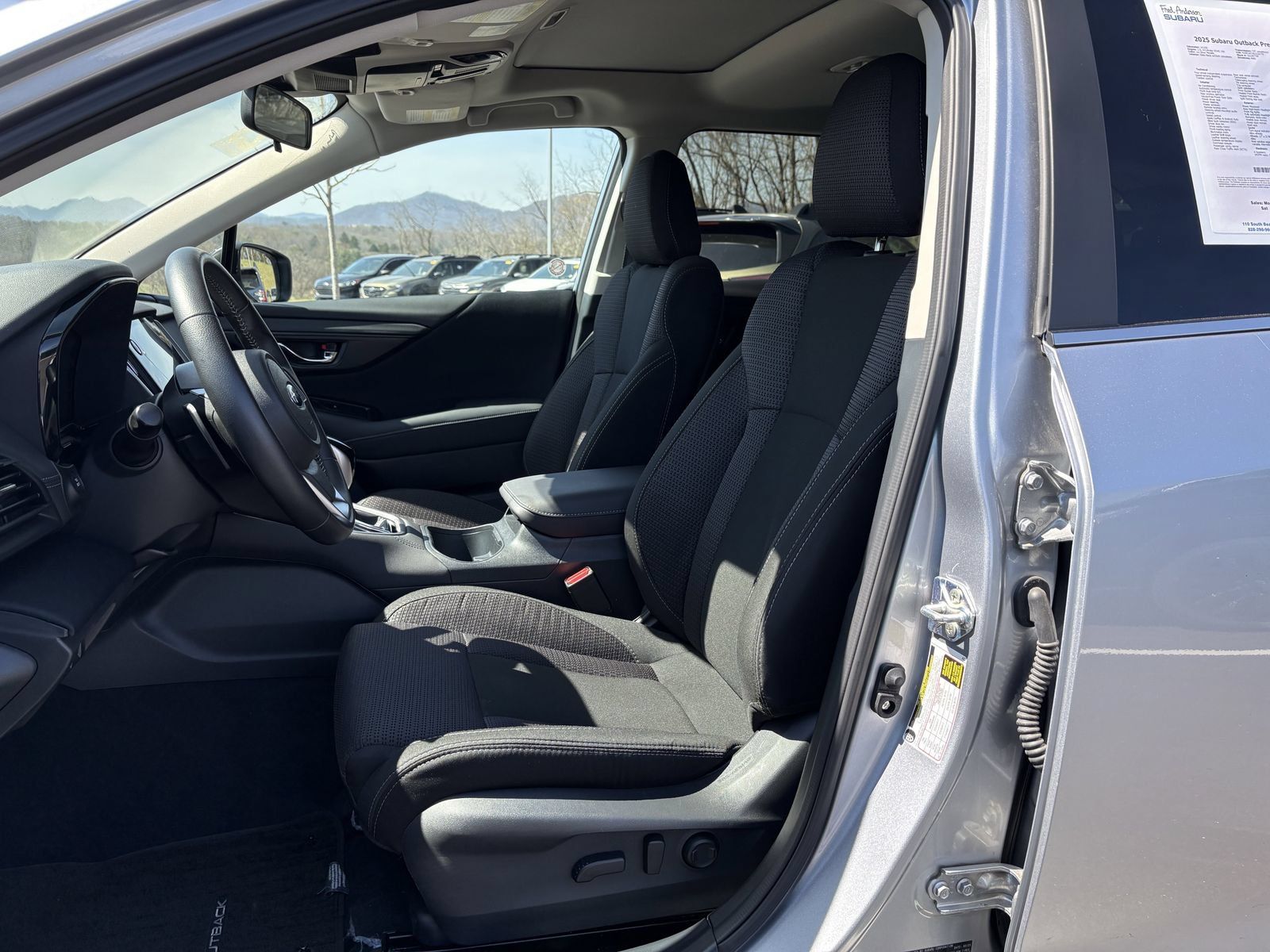 Used 2025 Subaru Outback Premium AWD/4WD image 27