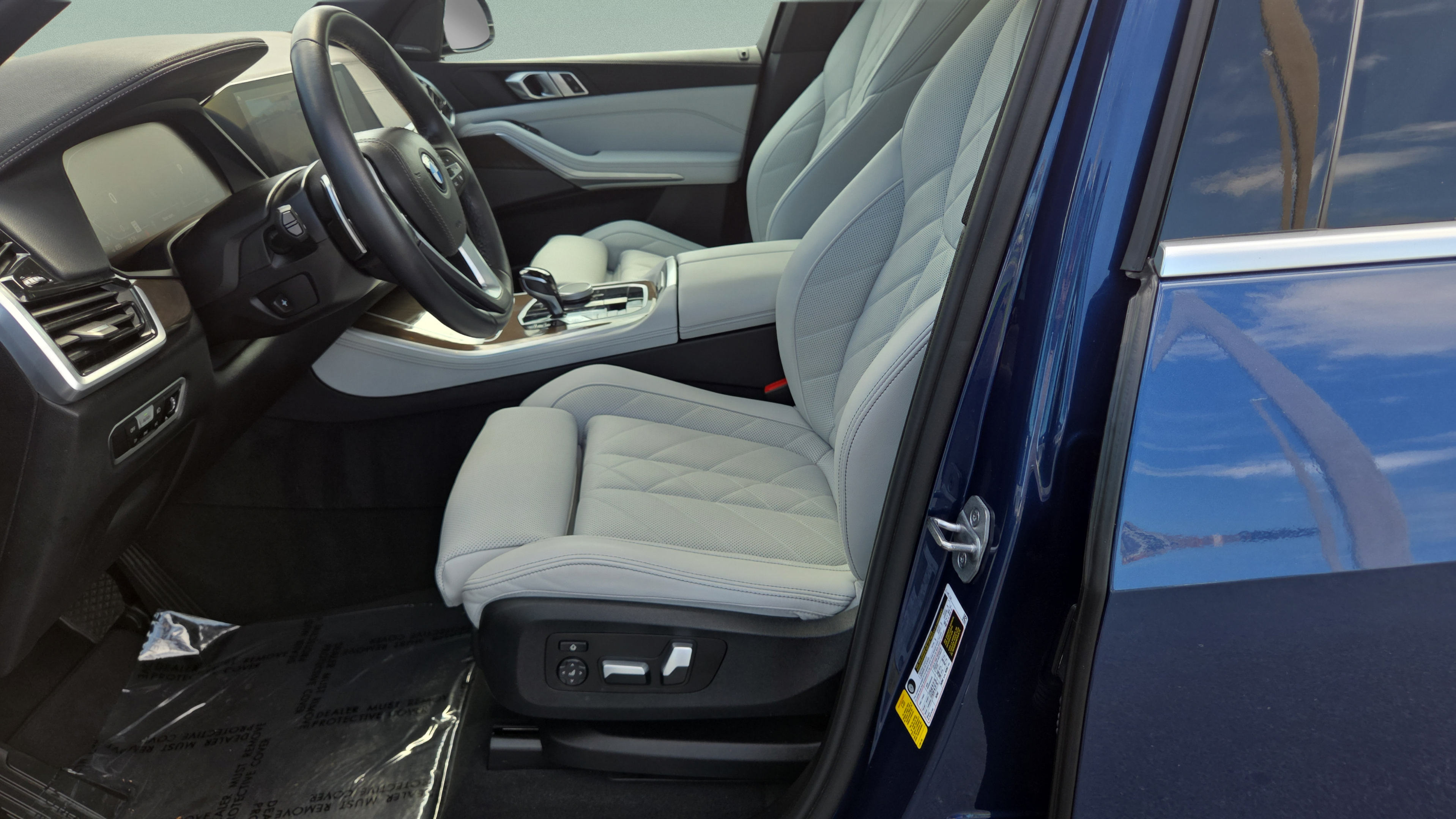 Certified 2023 BMW X5 sDrive40i w/ Premium Package RWD image 9