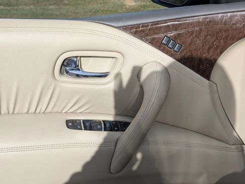 Used 2016 INFINITI QX80 4WD w/ Driver's Assistance Package image 20