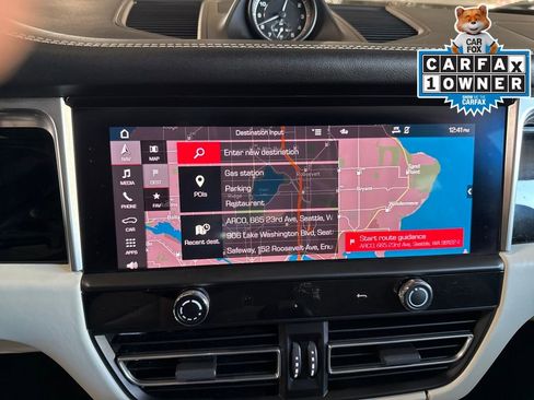 Used 2023 Porsche Macan Turbo image 22