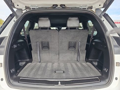 Used 2022 Jeep Grand Cherokee L Laredo image 12