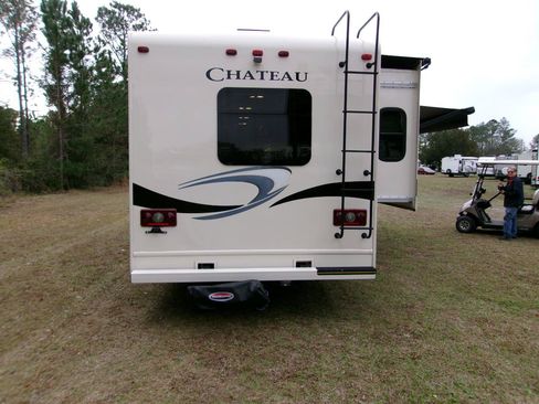 Used 2014 Ford E-450 and Econoline 450 Super Duty w/ Motorhome Prep Package RWD image 7