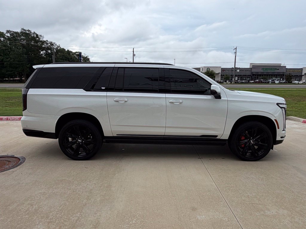 Used 2025 Cadillac Escalade ESV Sport w/ Touring Package AWD/4WD image 6