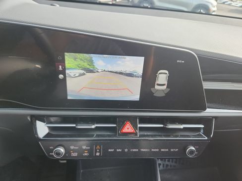 Certified 2023 Kia Niro EX Touring FWD image 22