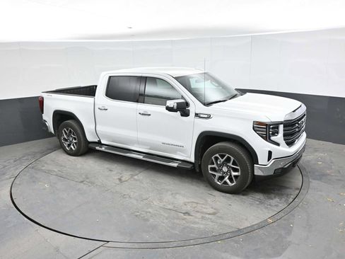 Used 2024 GMC Sierra 1500 SLT w/ SLT Premium Plus Package AWD/4WD image 17