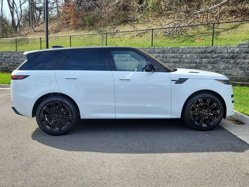 New 2026 Land Rover Range Rover Sport Dynamic SE AWD/4WD image 11