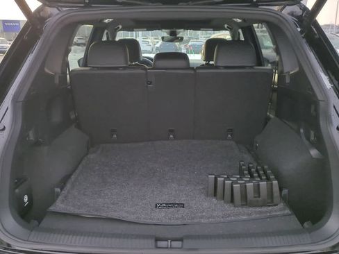 Used 2022 Volkswagen Tiguan SEL R-Line image 34