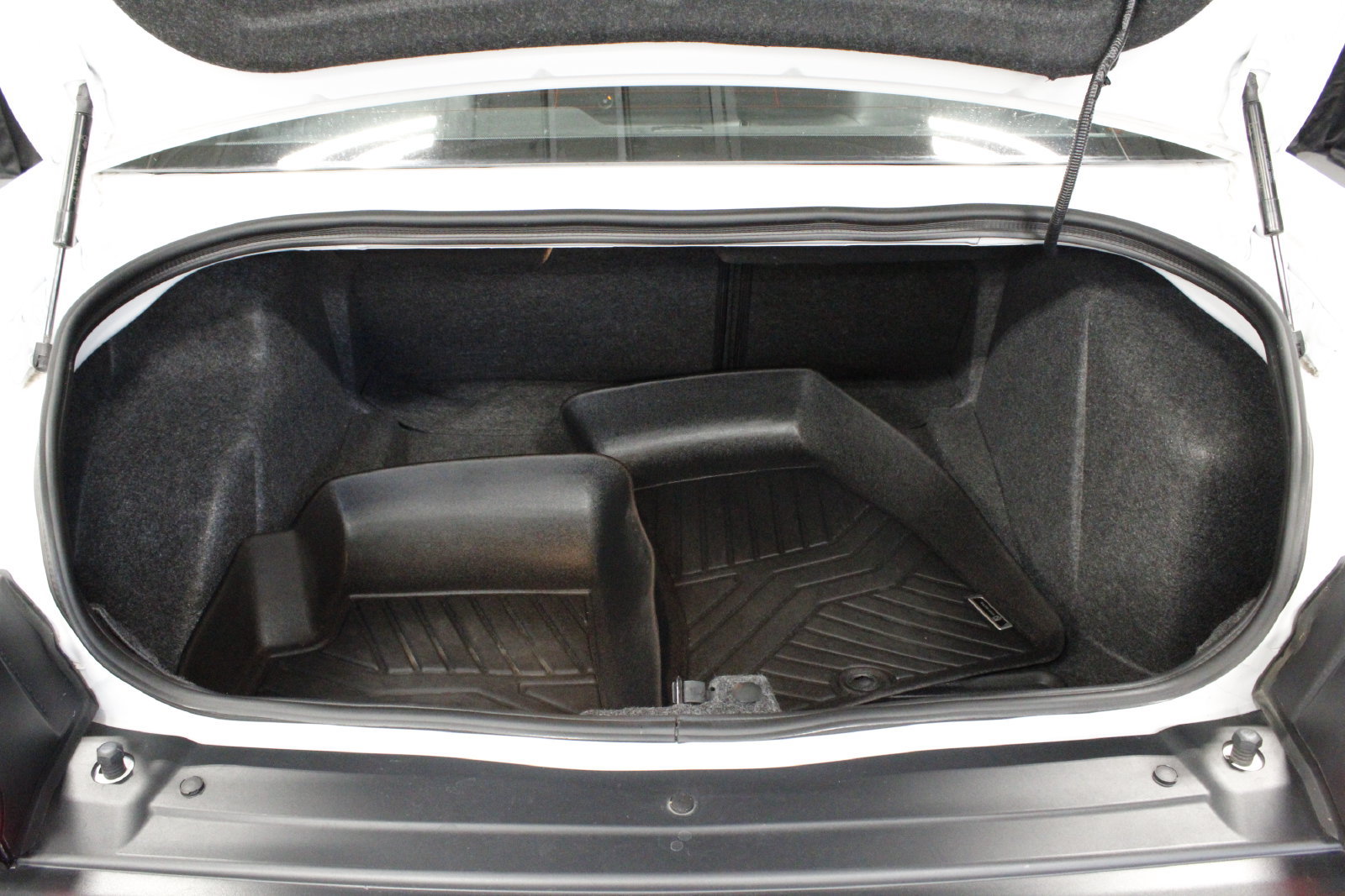 Used 2023 Dodge Challenger R/T Scat Pack RWD image 18
