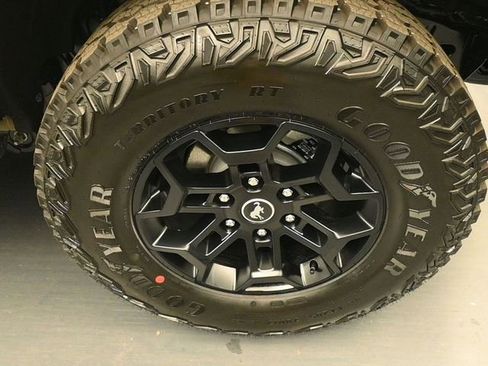 New 2026 Ford Bronco Badlands image 9