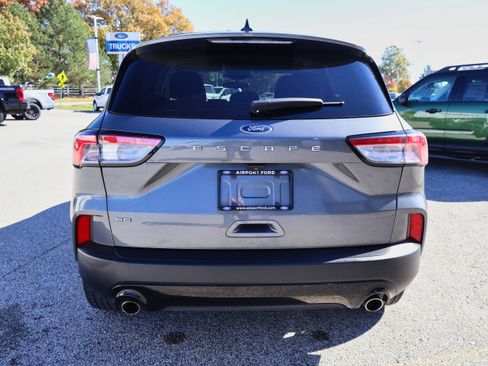 Used 2022 Ford Escape SE w/ SE Sport Appearance Package image 16