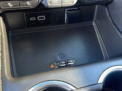 Used 2022 Chevrolet Tahoe LT w/ Luxury Package image 16