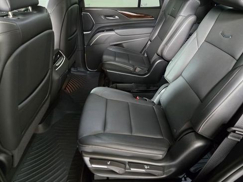 Used 2023 Cadillac Escalade Luxury image 14