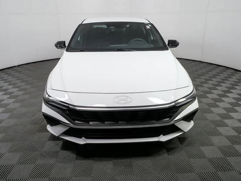 Certified 2025 Hyundai Elantra Sport image 32