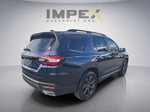 Used 2025 Honda Pilot Sport image 6