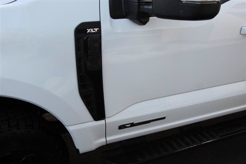 Used 2025 Ford F250 XLT w/ Black Appearance Package AWD/4WD image 36