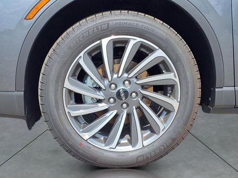 New 2025 Lincoln Corsair Reserve w/ Equipment Group 202A AWD/4WD image 12