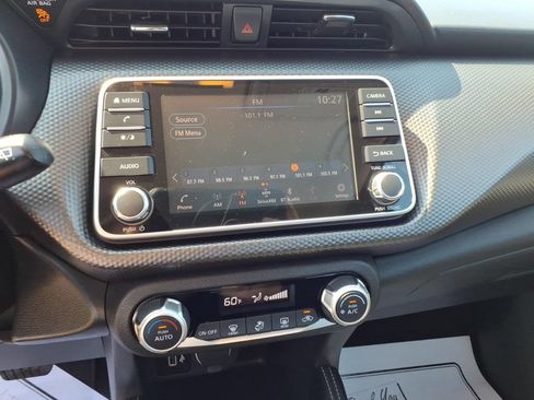Used 2019 Nissan Kicks SV FWD image 9
