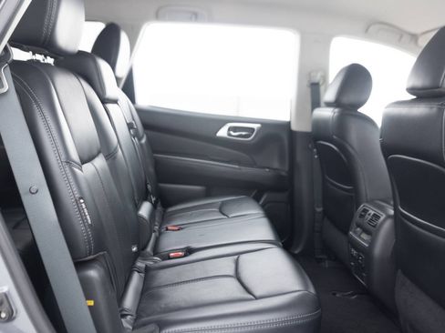 Used 2019 Nissan Pathfinder SL AWD/4WD image 31