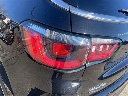 Used 2022 Jeep Compass Limited image 26