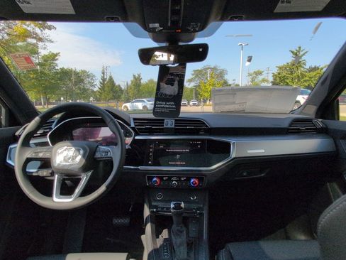 New 2025 Audi Q3 2.0T Premium image 24