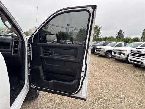 Used 2016 RAM 1500 Express image 25