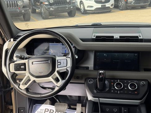 Used 2020 Land Rover Defender 110 First Edition image 9