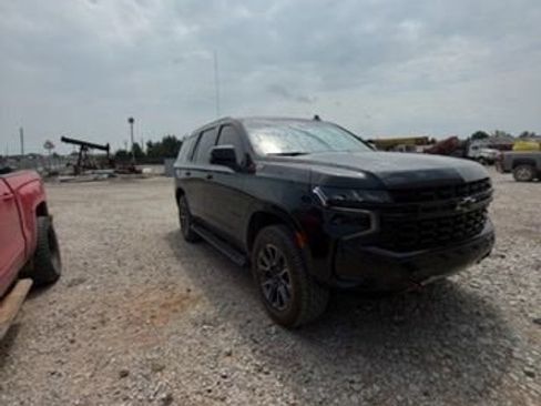 Used 2023 Chevrolet Tahoe Z71 w/ Luxury Package AWD/4WD image 3