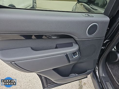 Used 2024 Land Rover Discovery S image 20