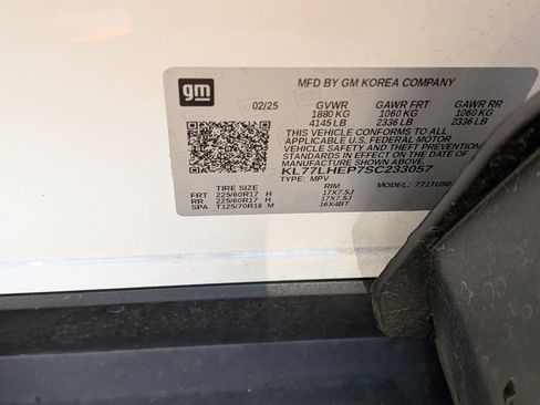 Used 2025 Chevrolet Trax LT w/ LT Convenience Package image 35