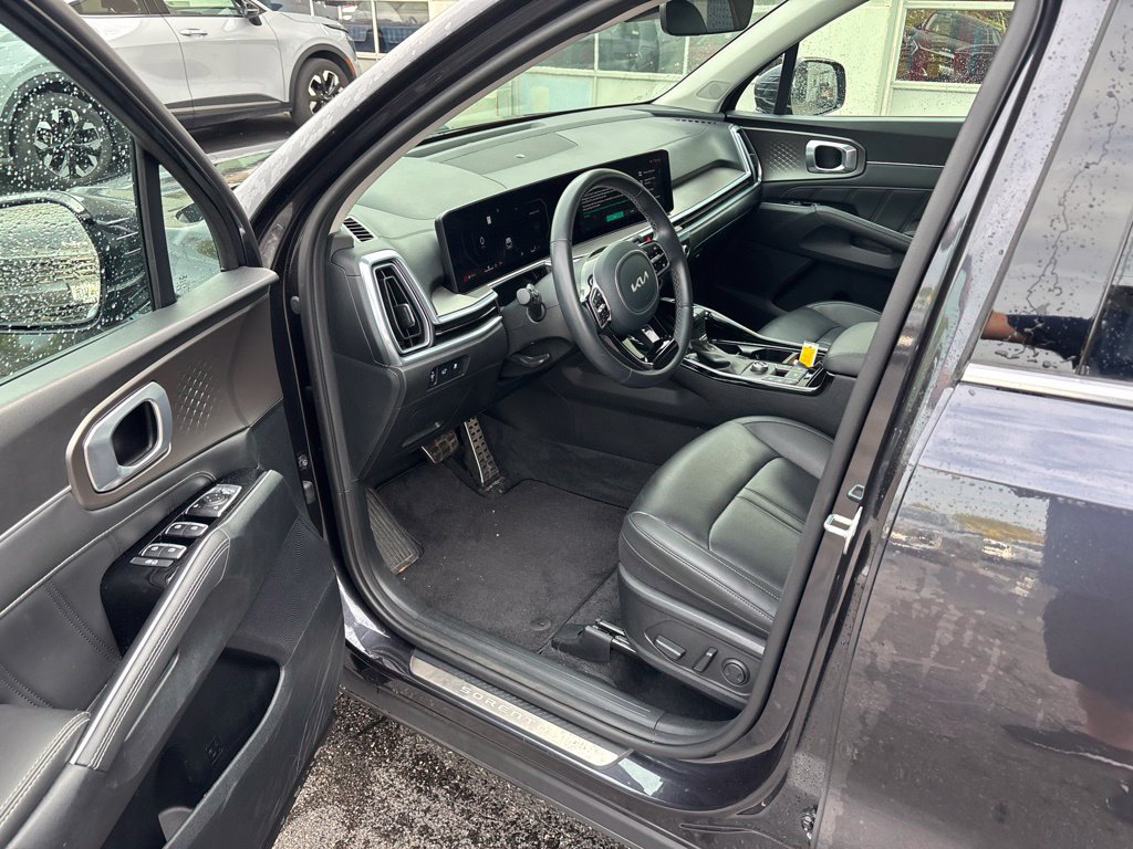 Used 2025 Kia Sorento SX FWD image 8