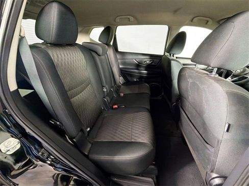 Used 2020 Nissan Rogue S image 26