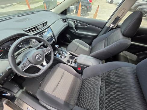 Used 2017 Nissan Rogue SV FWD image 15