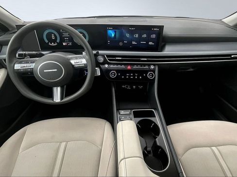 Used 2025 Hyundai Sonata SEL FWD image 8
