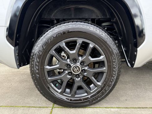 Used 2024 Toyota Tundra Platinum image 9