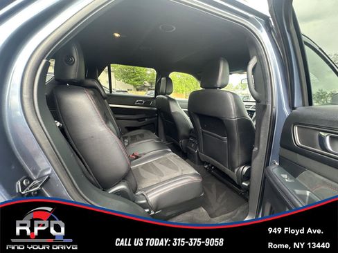 Used 2019 Ford Explorer XLT w/ Equipment Group 202A AWD/4WD image 27